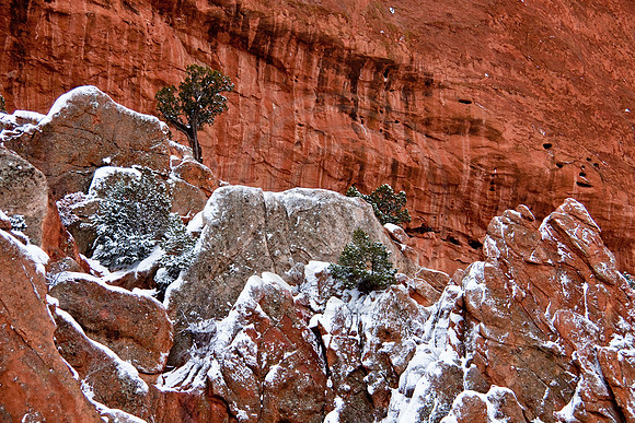 Rock formations outlined in snow in the Garden of the Gods